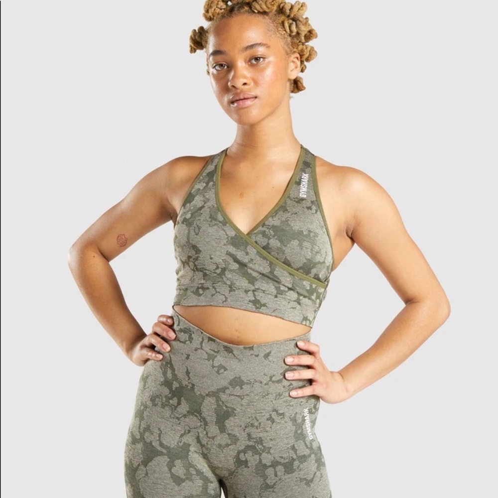 ADAPT CAMO SEAMLESS SPORTS BRA - GREEN